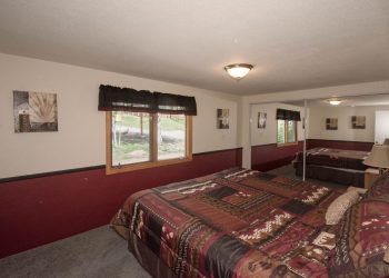Three Bears Cabin 16 at RV Park Estes CO