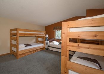 Three Bears Cabin 16 at RV Park Estes CO