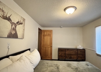 c16 master bed 2 at RV Park Estes CO